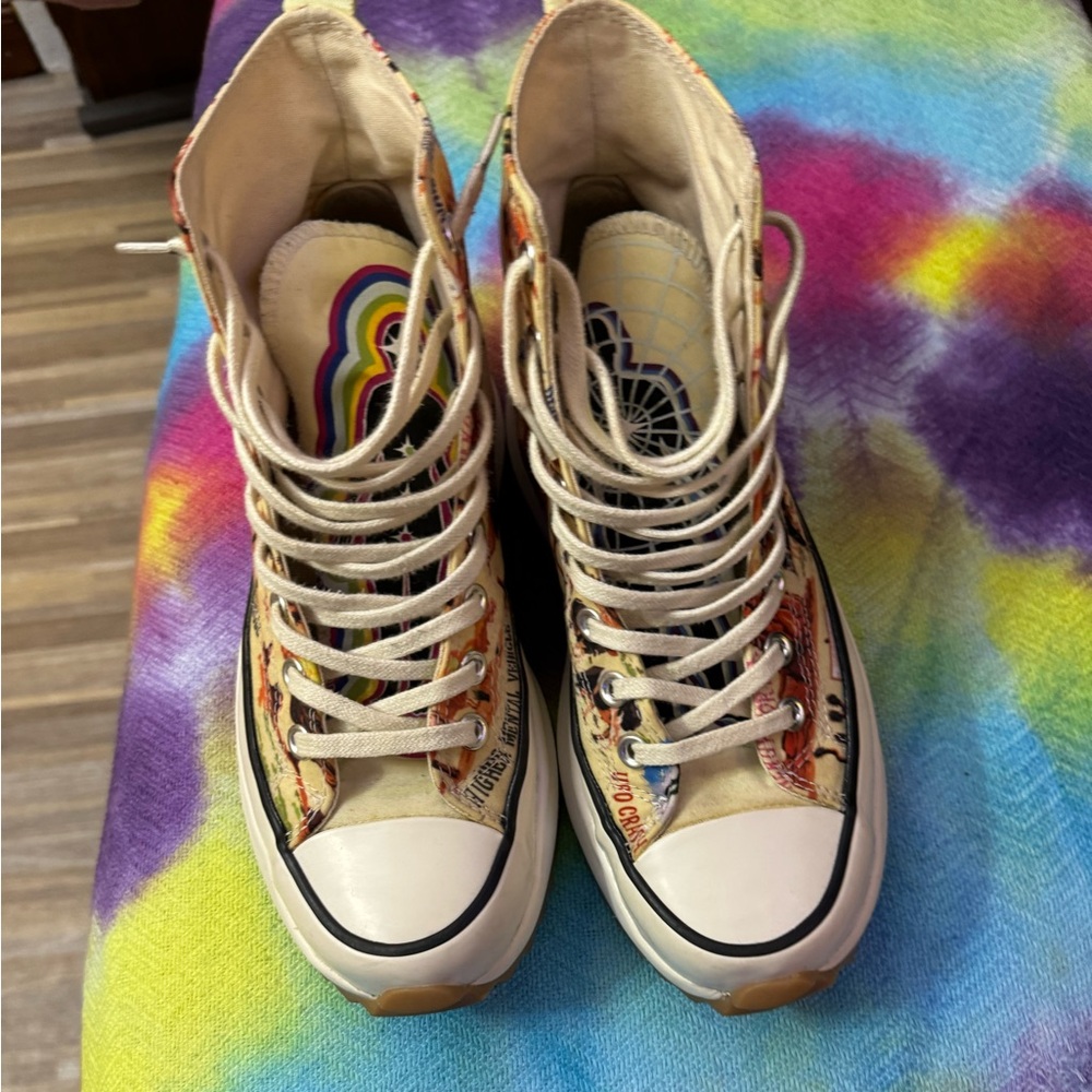 Converse sneaker